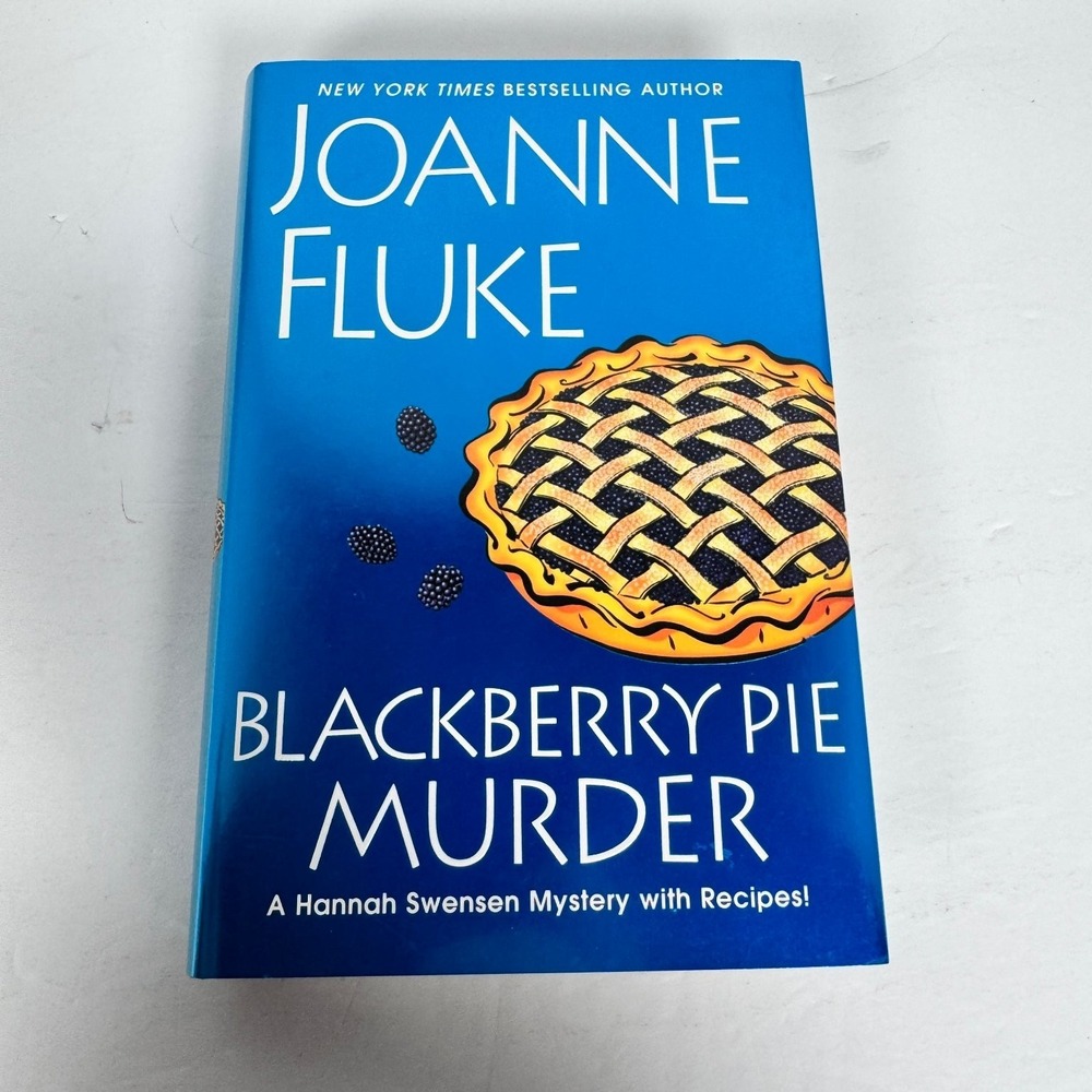 Blackberry Pie Murder Joanne Fluke 2014 First Edition Hardcover‎ Mystery Recipes